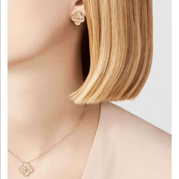 (SOLD) Van Cleef & Arpels Vintage Alhambra Pendant Rose Gold Necklace - Picture 4 of 14